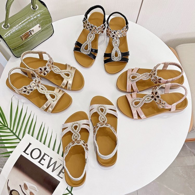 Chloé – Sandales Plates Brillantes & Confortables