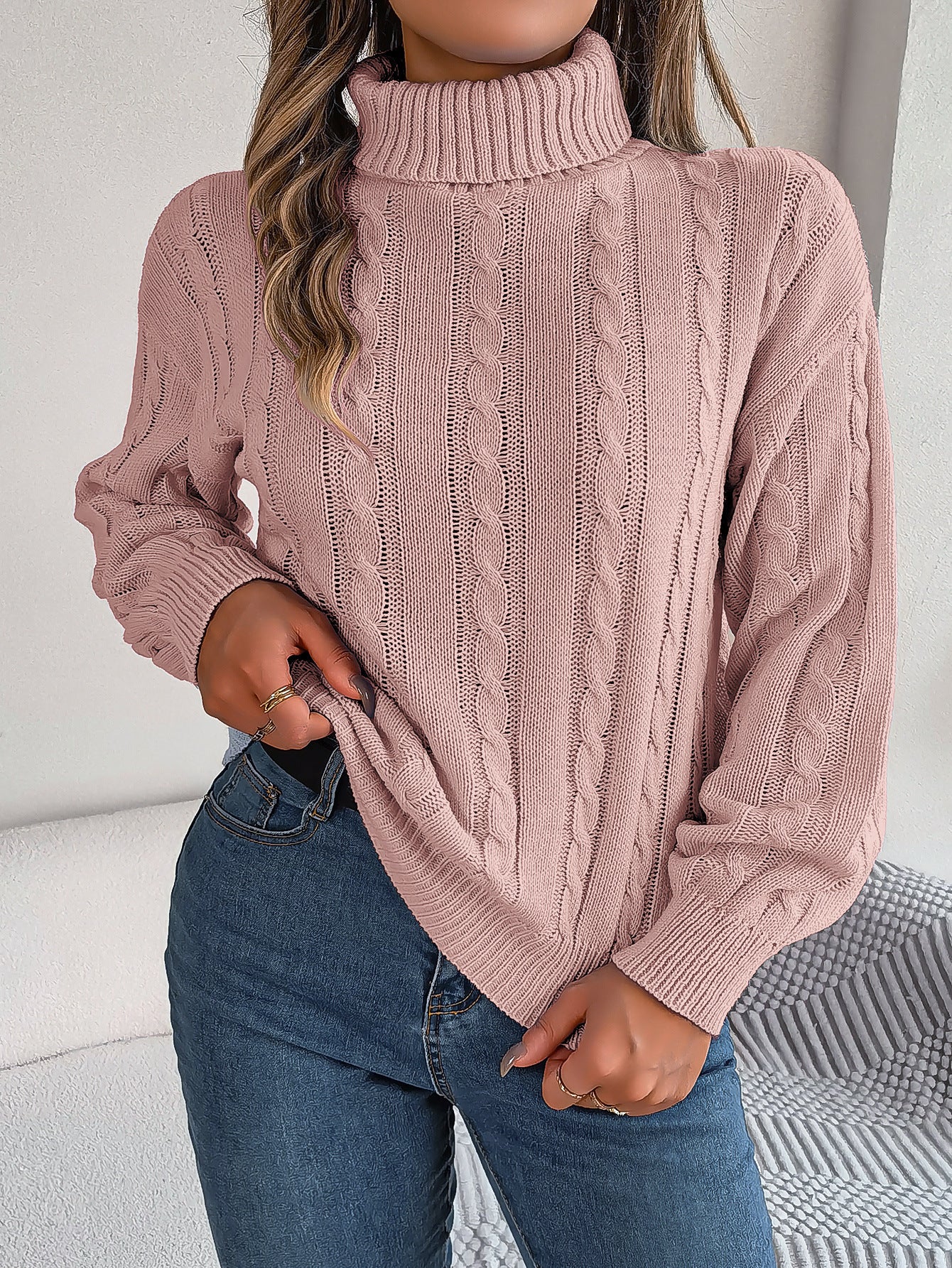 Pull col roulé uni à manches longues – Élégance et confort