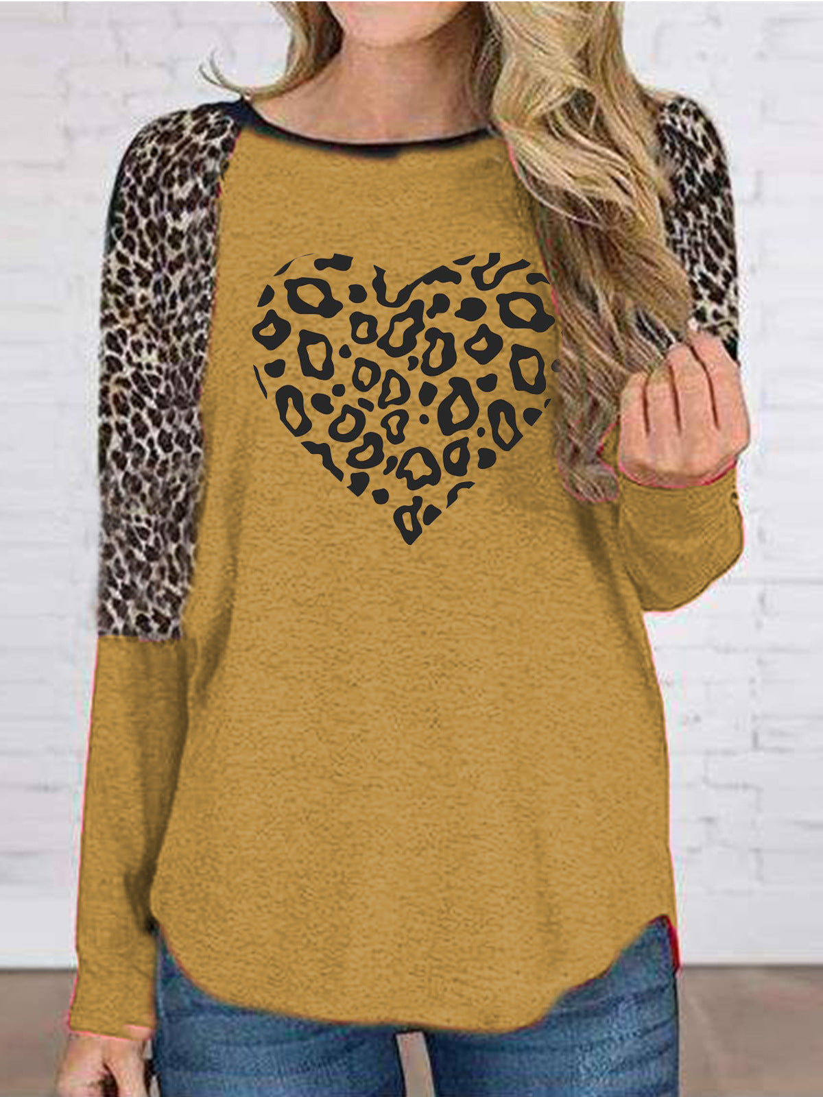 T-shirt Femme Léopard & "Liebe" – Confort et Tendance au Quotidien