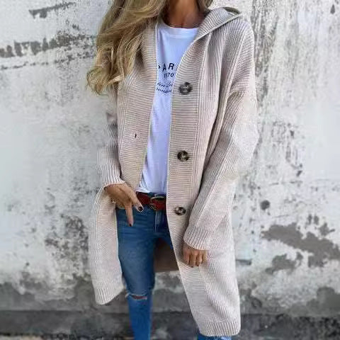 Cardigan Tricoté Mi-Long Gris Clair – Élégance et Douceur
