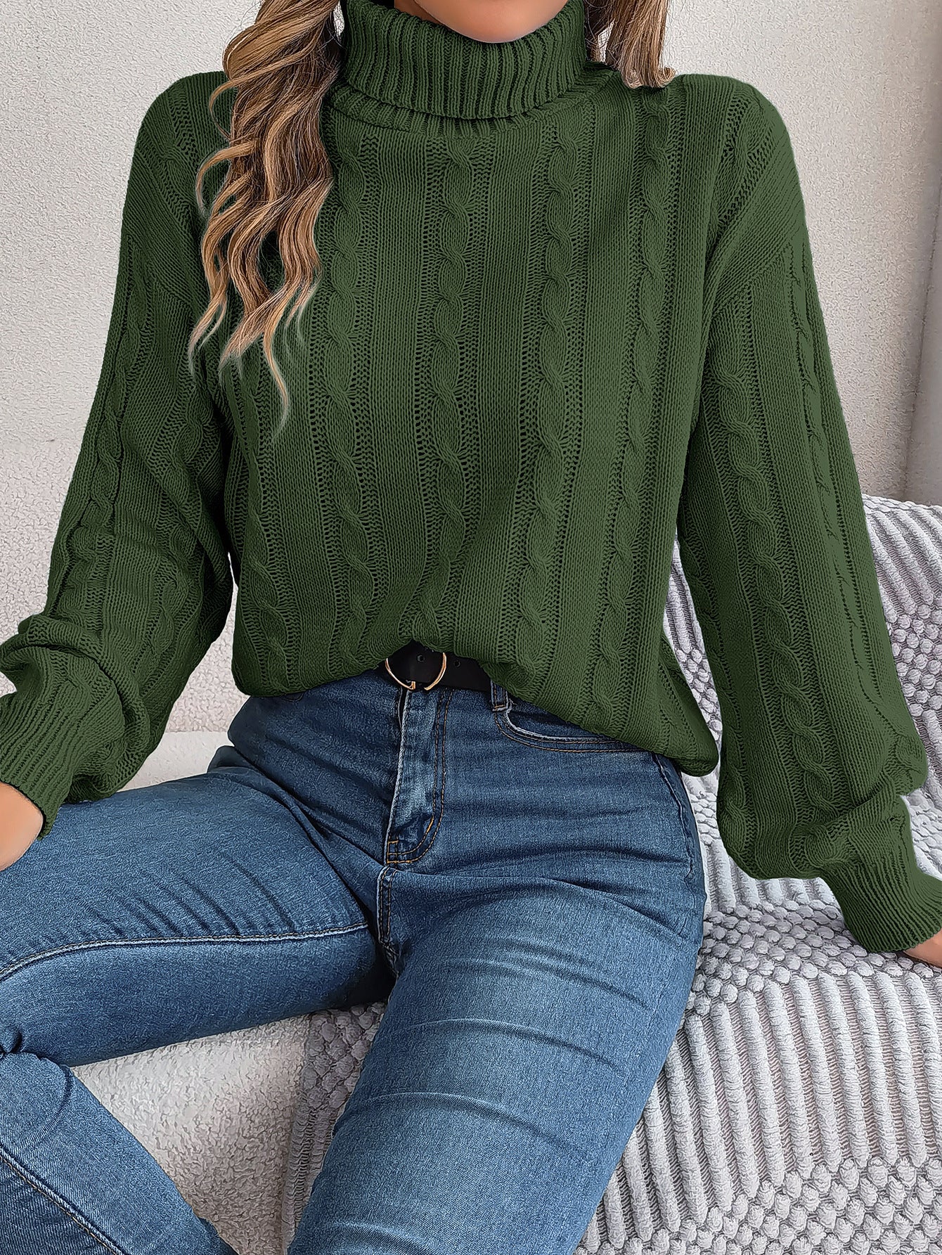 Pull col roulé uni à manches longues – Élégance et confort