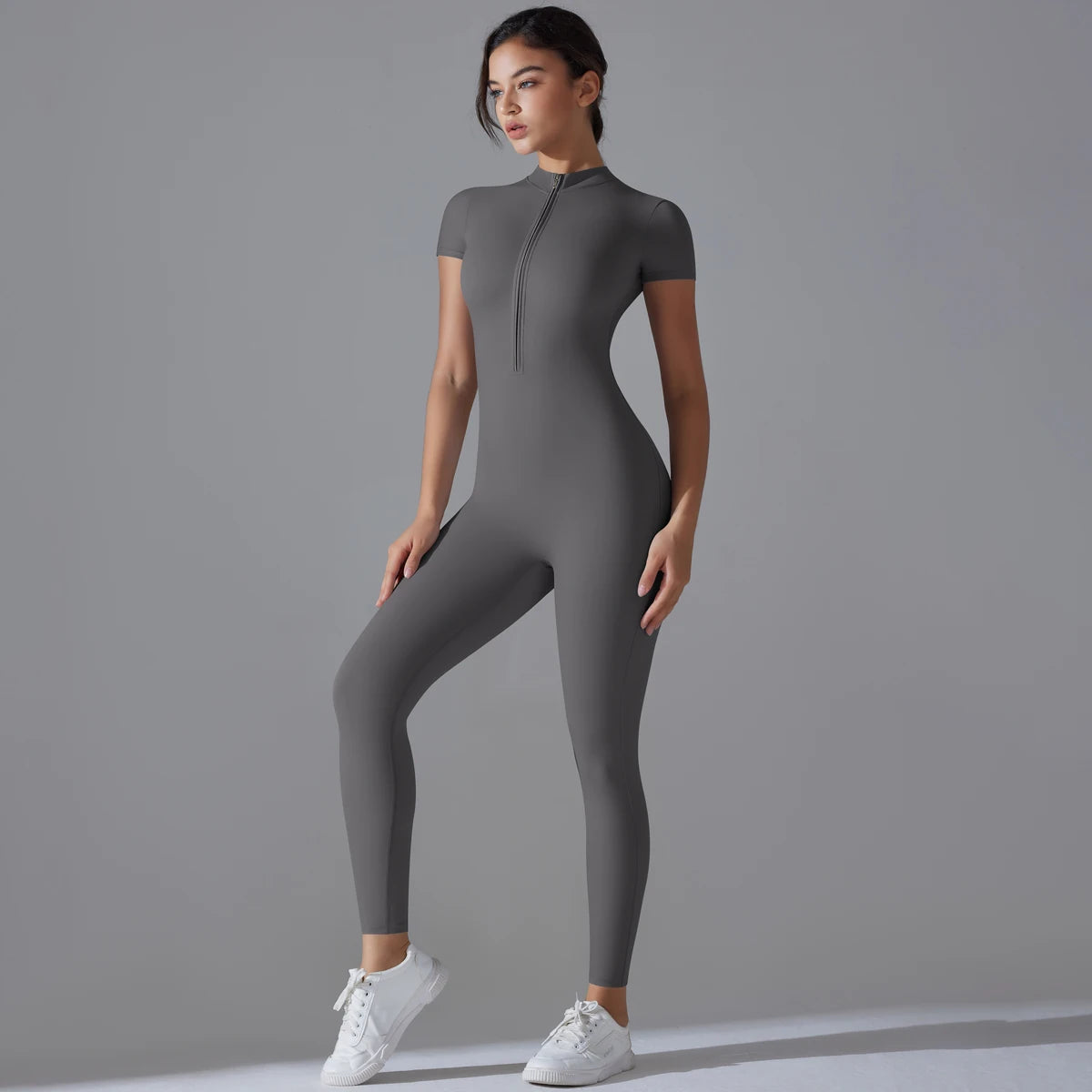 Combinaison Sportive Zippée – Style & Performance