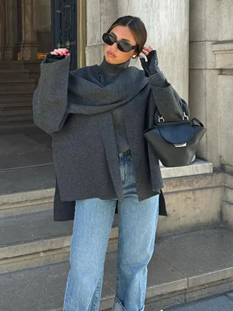 Manteau Tricoté Asymétrique avec Écharpe – Chic et Élégance d'Hiver