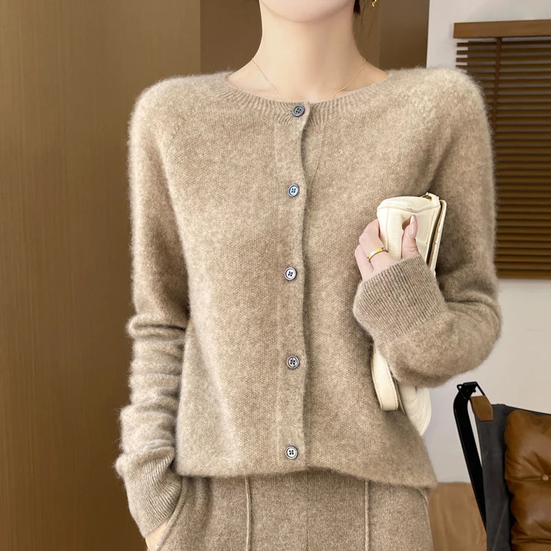 Cardigan en Mérinos 100% – Douceur et Élégance Printemps/Automne