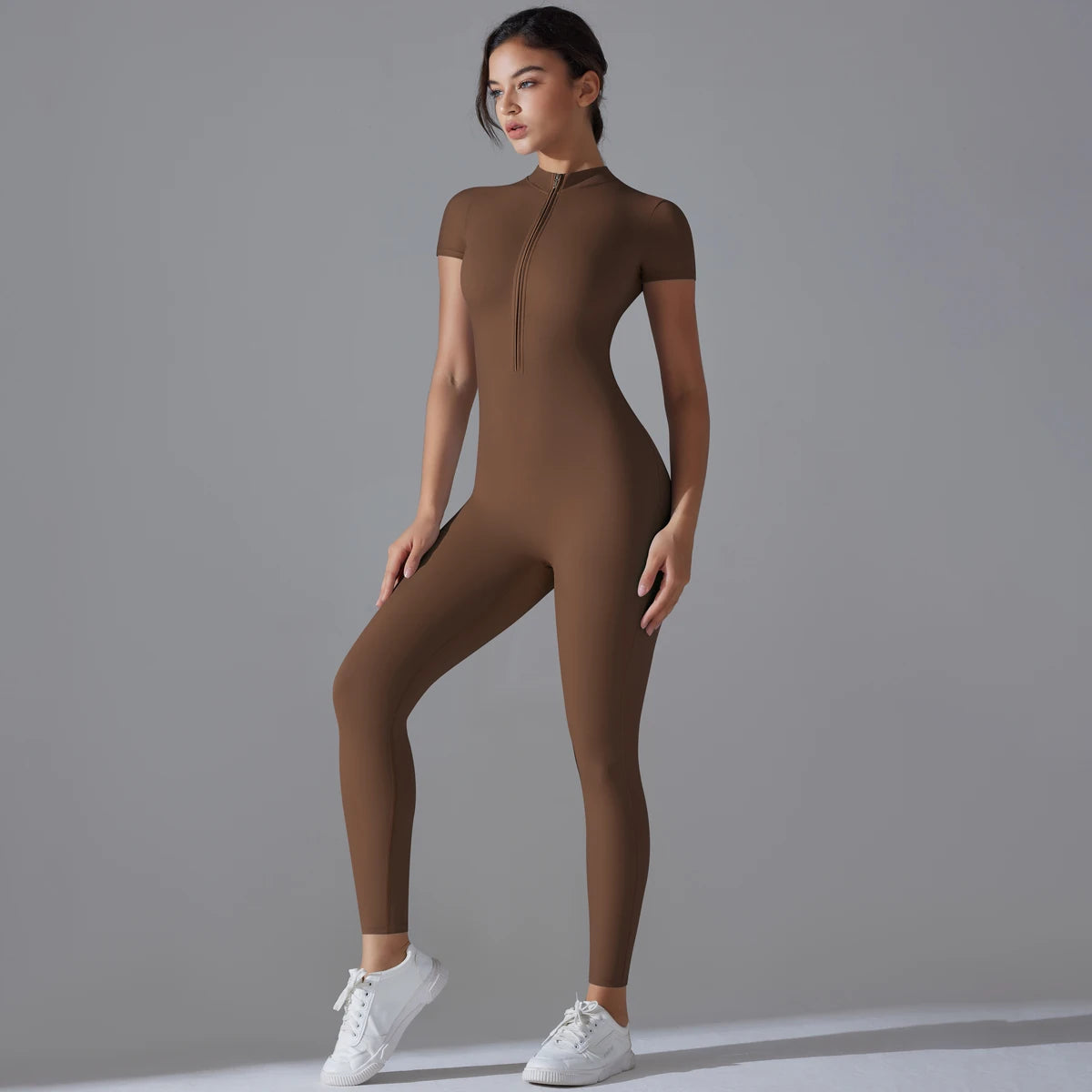 Combinaison Sportive Zippée – Style & Performance