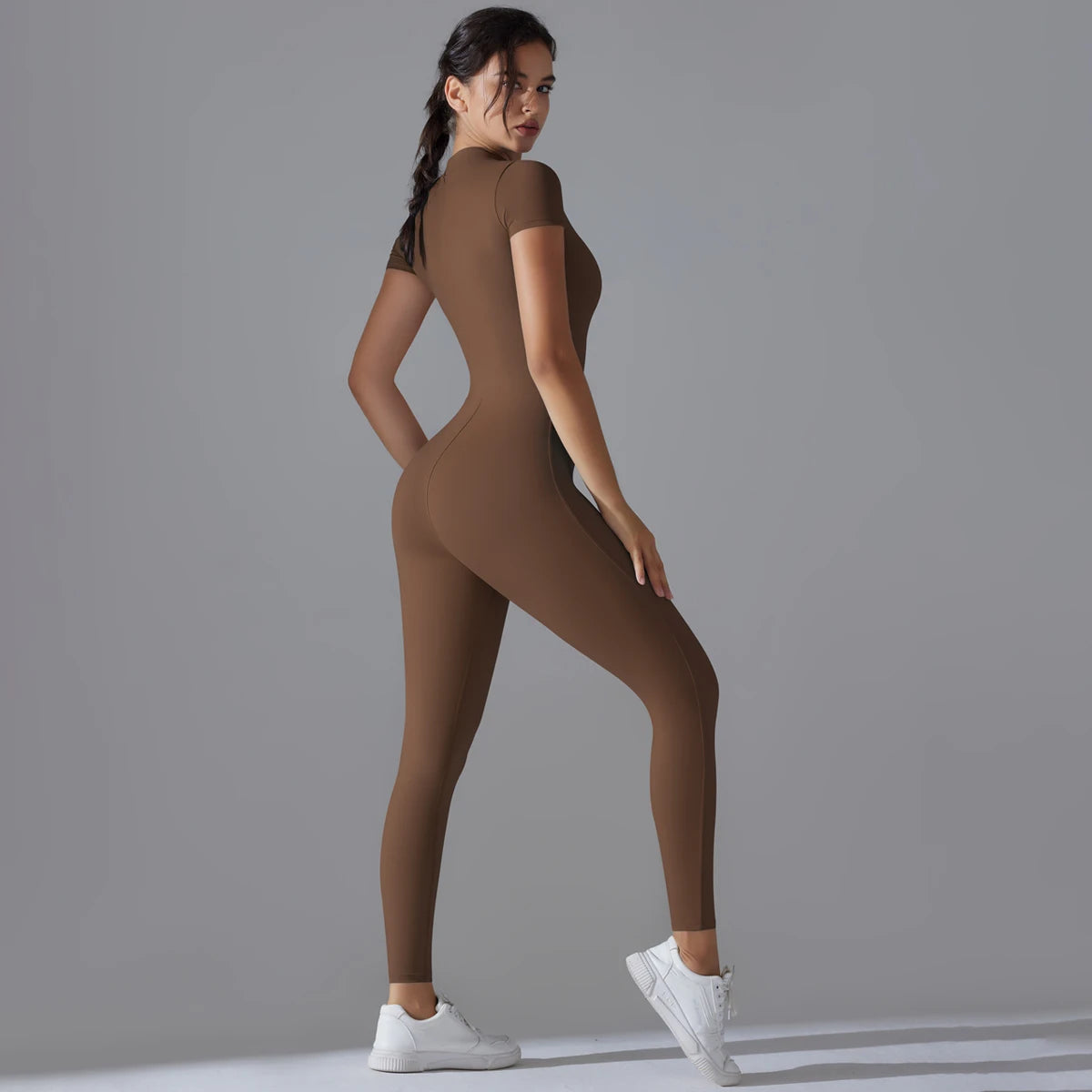 Combinaison Sportive Zippée – Style & Performance