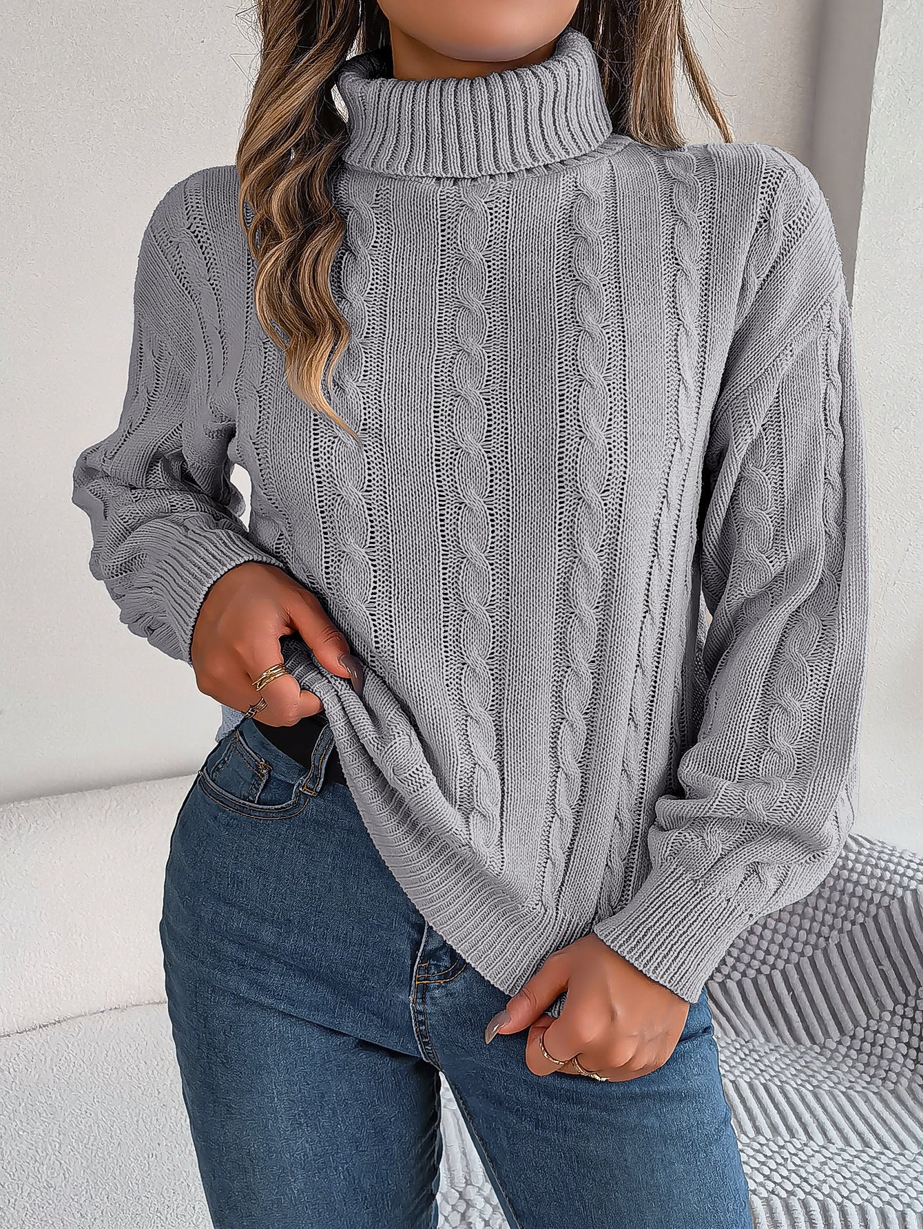 Pull col roulé uni à manches longues – Élégance et confort