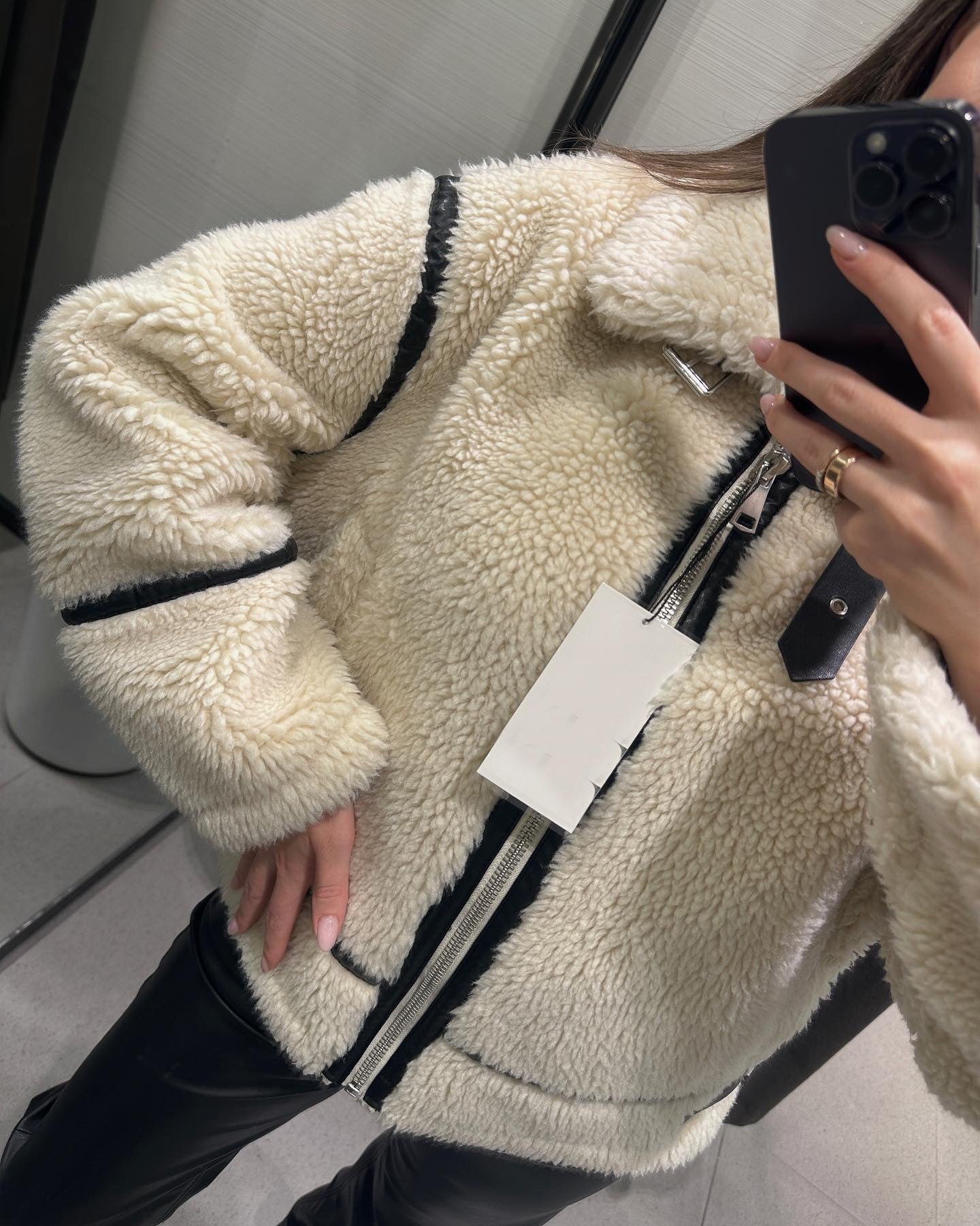 Manteau Margo Élégance en Laine d'Agneau