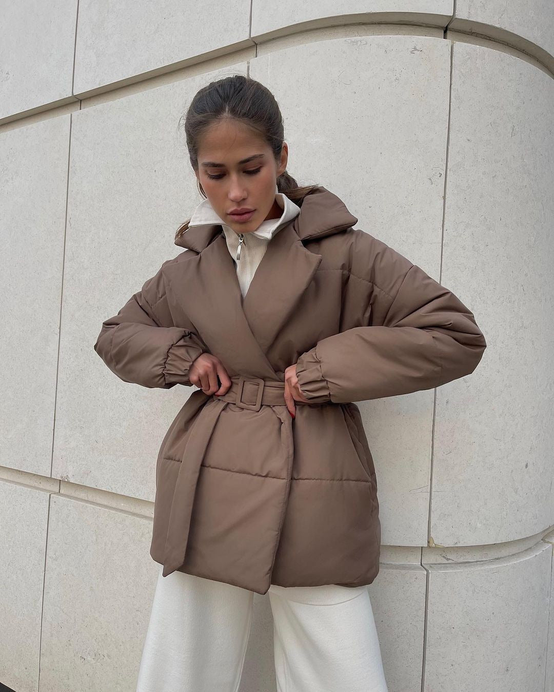 Manteau ceinturé femme – Élégance hivernale !