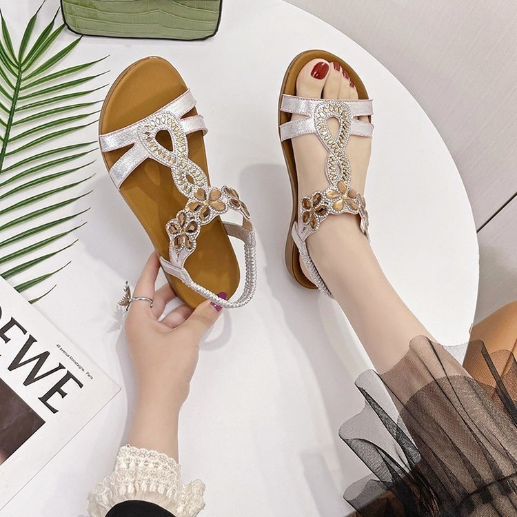 Chloé – Sandales Plates Brillantes & Confortables
