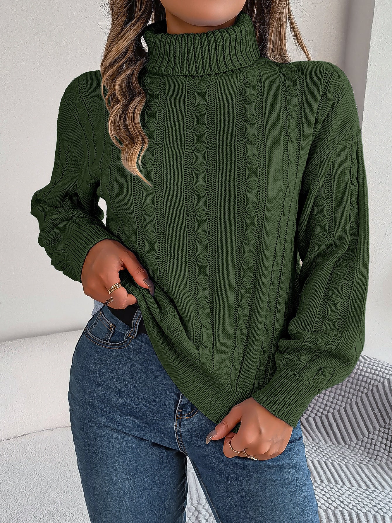 Pull col roulé uni à manches longues – Élégance et confort