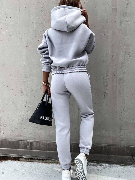 Ensemble Sport Femme à Capuche – Confort et Style au Quotidien