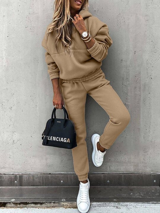 Ensemble Sport Femme à Capuche – Confort et Style au Quotidien